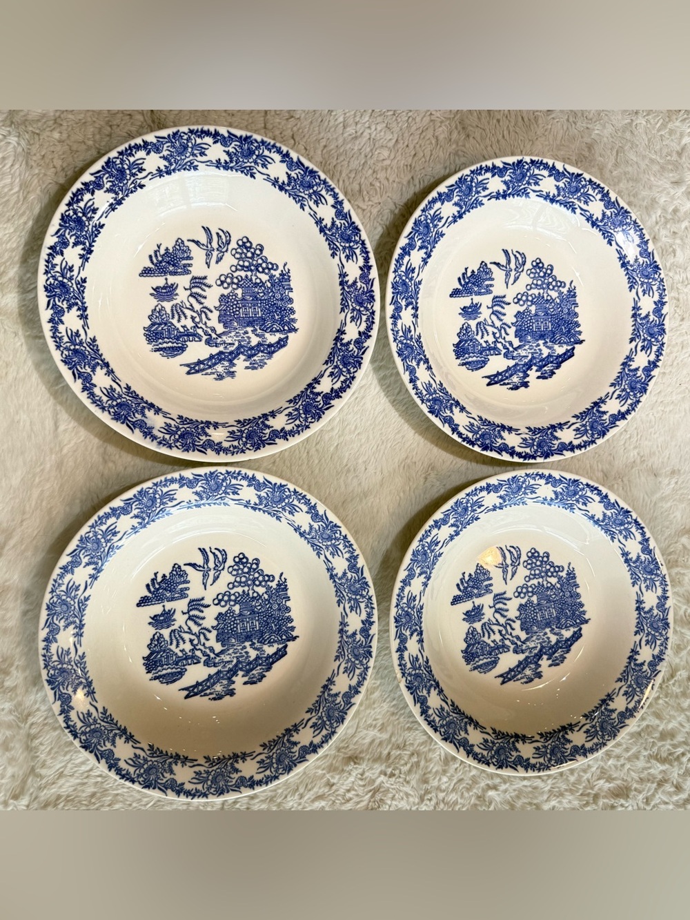 Set of 4- Vintage 8 1/4” Blue Willow pattern bowls by Royal China Company - Picture 1 of 8